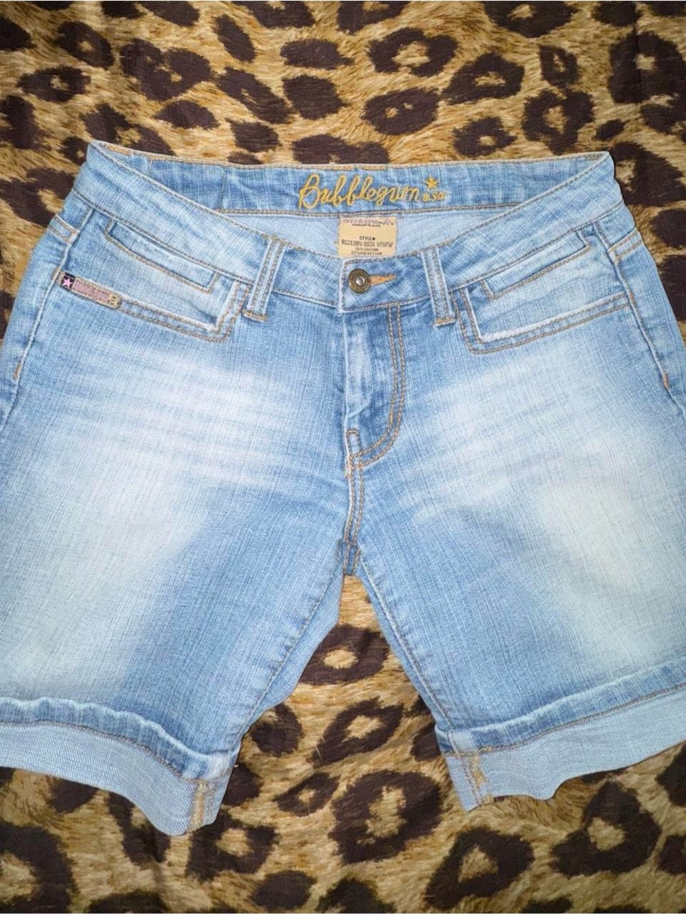 Bubblegum Light Wash Denim Cuffed Women's Shorts